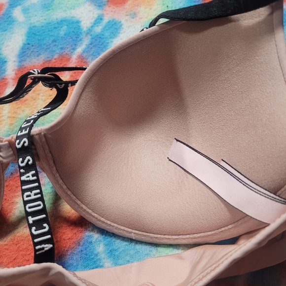 Victoria Secret 34c Bra - Picture 5 of 7